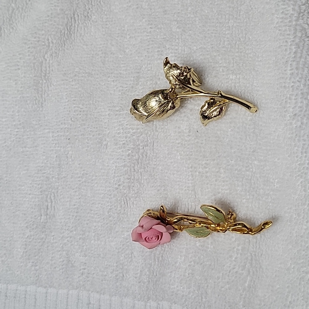 2 rose pins